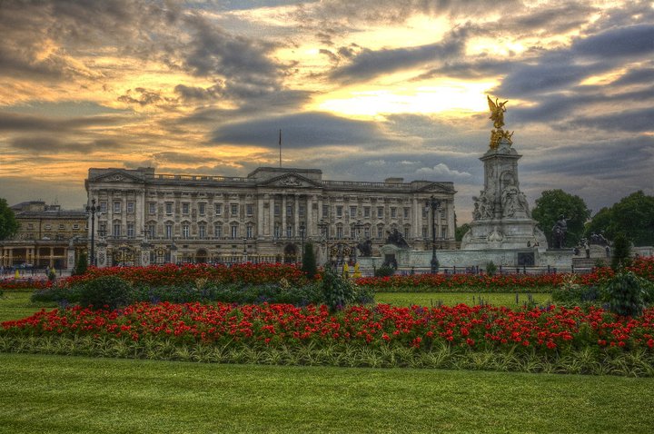 La casa della vecchietta (Buckingham Palace).jpg